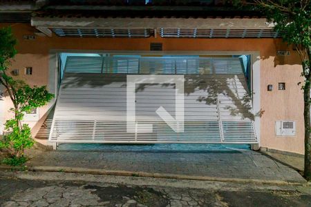 Casa à venda com 75m², 2 quartos e 2 vagasFachada