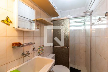 Banheiro de kitnet/studio para alugar com 1 quarto, 50m² em Cidade Ocian, Praia Grande
