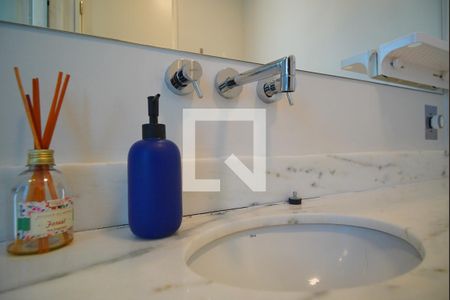 Apartamento à venda com 70m², 2 quartos e 2 vagasBanheiro da Suíte