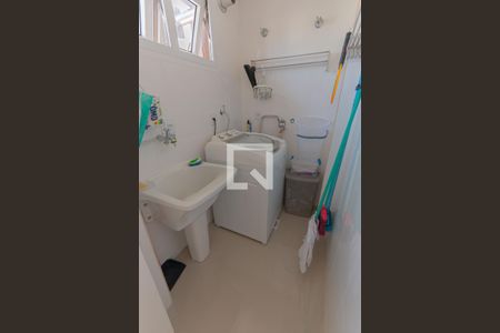 Apartamento à venda com 130m², 2 quartos e 1 vagaÁrea de Serviço