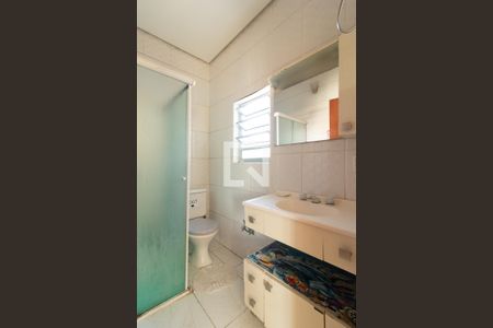 Casa à venda com 340m², 4 quartos e 4 vagasBanheiro Corredor 2