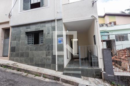 Casa à venda com 80m², 2 quartos e 1 vaga Casa à venda com 80m², 2 quartos e 1 vagaFachada