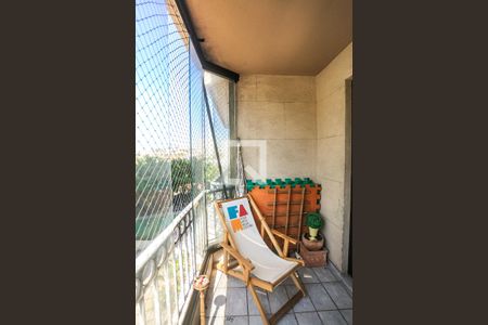 Apartamento à venda com 90m², 3 quartos e 2 vagasVaranda