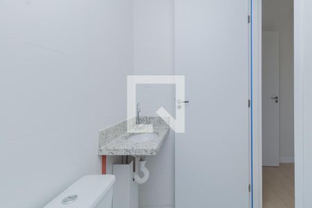 Banheiro de apartamento à venda com 1 quarto, 25m² em Floresta, Belo Horizonte
