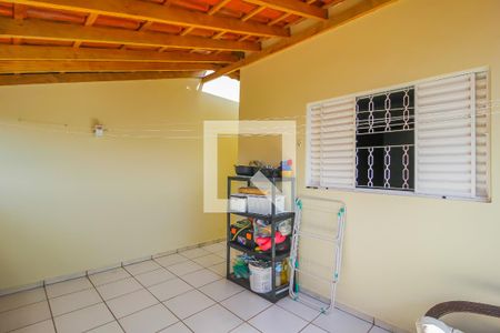 Casa à venda com 72m², 2 quartos e 2 vagasVaranda