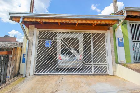 Casa à venda com 72m², 2 quartos e 2 vagasFachada