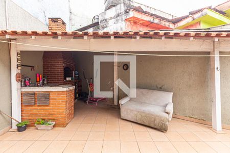 Casa à venda com 186m², 2 quartos e 2 vagas Casa à venda com 186m², 2 quartos e 2 vagasQuintal Fundos
