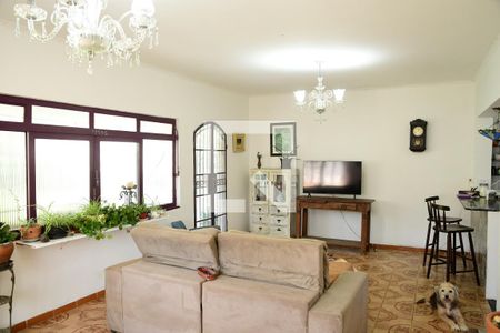 Sala de casa de condomínio para alugar com 4 quartos, 150m² em Jardim Colibri, Embu das Artes