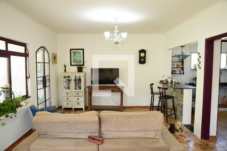 Sala de casa de condomínio para alugar com 4 quartos, 150m² em Jardim Colibri, Embu das Artes