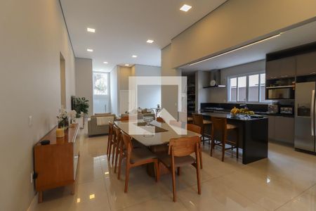 Sala de casa de condomínio à venda com 3 quartos, 262m² em Medeiros, Jundiaí