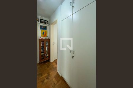 Corredor de apartamento para alugar com 3 quartos, 98m² em Moema, São Paulo