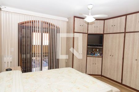 Casa à venda com 246m², 3 quartos e 2 vagasQuarto Suite