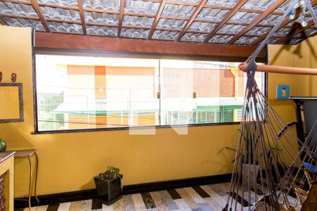 Casa à venda com 246m², 3 quartos e 2 vagasVaranda