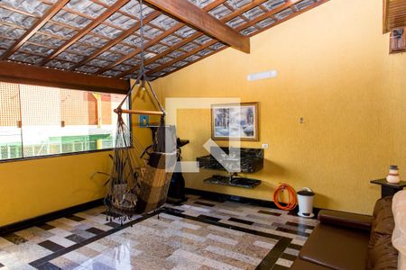 Casa à venda com 246m², 3 quartos e 2 vagasVaranda