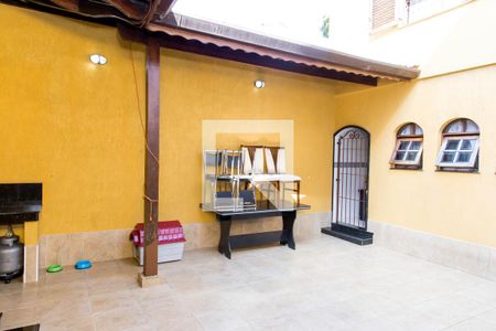 Casa à venda com 246m², 3 quartos e 2 vagasQuintal