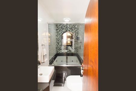 Casa à venda com 246m², 3 quartos e 2 vagasBanheiro da Suite