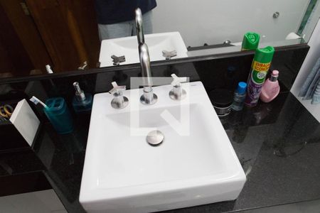 Casa à venda com 246m², 3 quartos e 2 vagasBanheiro Social 1