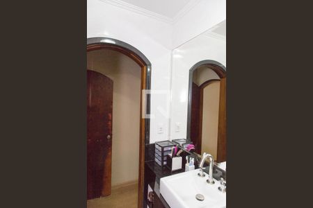 Casa à venda com 246m², 3 quartos e 2 vagasBanheiro da Suite