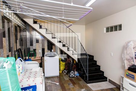 Casa à venda com 246m², 3 quartos e 2 vagasÁrea de Serviço