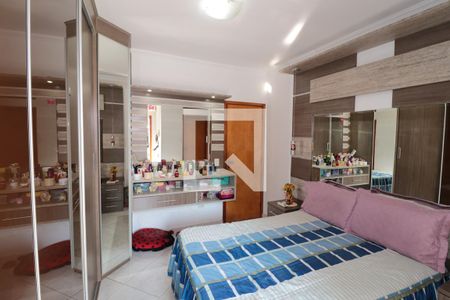 Casa à venda com 125m², 3 quartos e 5 vagasQuarto Suíte