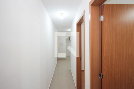 Corredor de apartamento para alugar com 2 quartos, 47m² em Cidade São Mateus, São Paulo