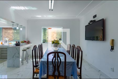 Casa à venda com 450m², 4 quartos e 4 vagas Casa à venda com 450m², 4 quartos e 4 vagasSala de Jantar