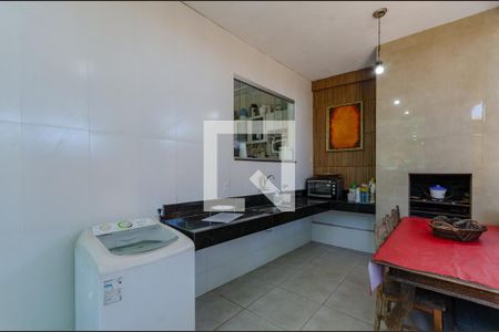 Casa à venda com 450m², 4 quartos e 4 vagas Casa à venda com 450m², 4 quartos e 4 vagasÁrea de Serviço