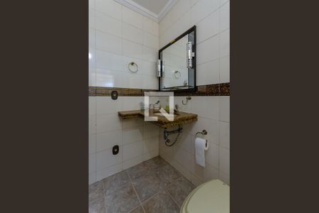 Casa à venda com 450m², 4 quartos e 4 vagas Casa à venda com 450m², 4 quartos e 4 vagasBanheiro Suíte 1