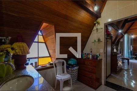 Casa à venda com 450m², 4 quartos e 4 vagas Casa à venda com 450m², 4 quartos e 4 vagasBanheiro Suíte