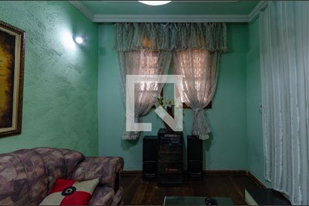 Casa à venda com 450m², 4 quartos e 4 vagas Casa à venda com 450m², 4 quartos e 4 vagasSala de Estar