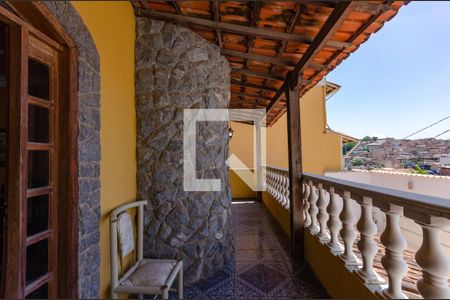 Casa à venda com 450m², 4 quartos e 4 vagas Casa à venda com 450m², 4 quartos e 4 vagasVaranda 2