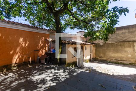 Casa à venda com 450m², 4 quartos e 4 vagas Casa à venda com 450m², 4 quartos e 4 vagasQuintal