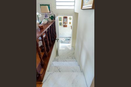 Casa à venda com 171m², 3 quartos e 1 vagaEscadas