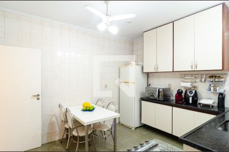 Casa à venda com 171m², 3 quartos e 1 vagaCozinha