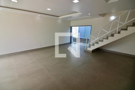 Sala de casa de condomínio à venda com 4 quartos, 375m² em Vargem Grande, Rio de Janeiro