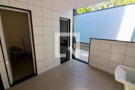 Casa de condomínio à venda com 375m², 4 quartos e 5 vagasÁrea de Serviço