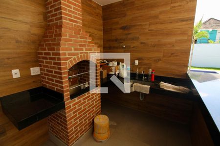 Casa de condomínio à venda com 375m², 4 quartos e 5 vagasChurrasqueira