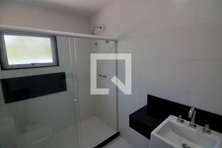 Casa de condomínio à venda com 375m², 4 quartos e 5 vagasBanheiro da Suíte 3