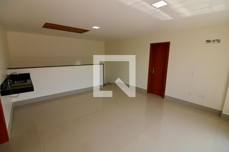 Casa de condomínio à venda com 375m², 4 quartos e 5 vagassótão