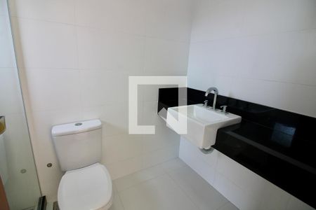 Casa de condomínio à venda com 375m², 4 quartos e 5 vagasBanheiro da Suíte 2