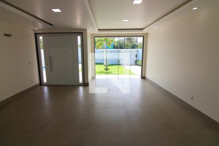 Sala de casa de condomínio à venda com 4 quartos, 375m² em Vargem Grande, Rio de Janeiro