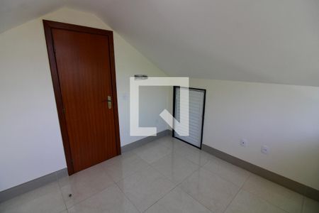 Casa de condomínio à venda com 375m², 4 quartos e 5 vagasEscritório