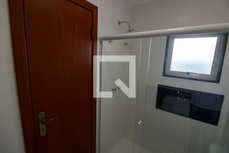 Casa de condomínio à venda com 375m², 4 quartos e 5 vagasBanheiro da Suíte 2