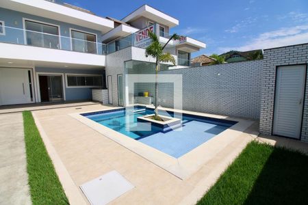 Casa de condomínio à venda com 375m², 4 quartos e 5 vagasPiscina