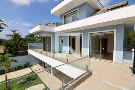 Casa de condomínio à venda com 375m², 4 quartos e 5 vagasVaranda da Suite 1