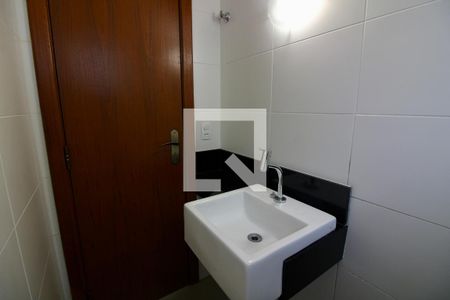 Casa de condomínio à venda com 375m², 4 quartos e 5 vagasLavabo