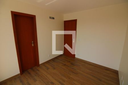 Casa de condomínio à venda com 375m², 4 quartos e 5 vagas Suíte 2