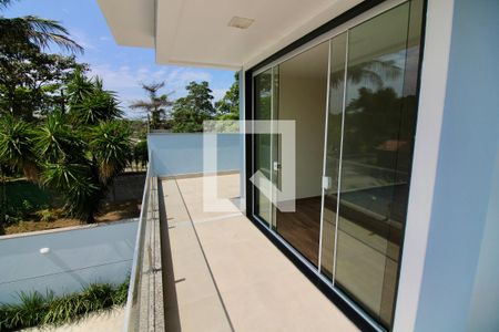 Casa de condomínio à venda com 375m², 4 quartos e 5 vagasVaranda da Suite 3