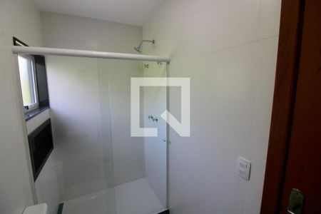 Casa de condomínio à venda com 375m², 4 quartos e 5 vagasBanheiro da Suíte 1