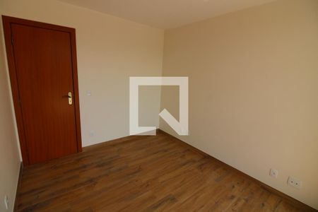 Casa de condomínio à venda com 375m², 4 quartos e 5 vagas Suíte 2